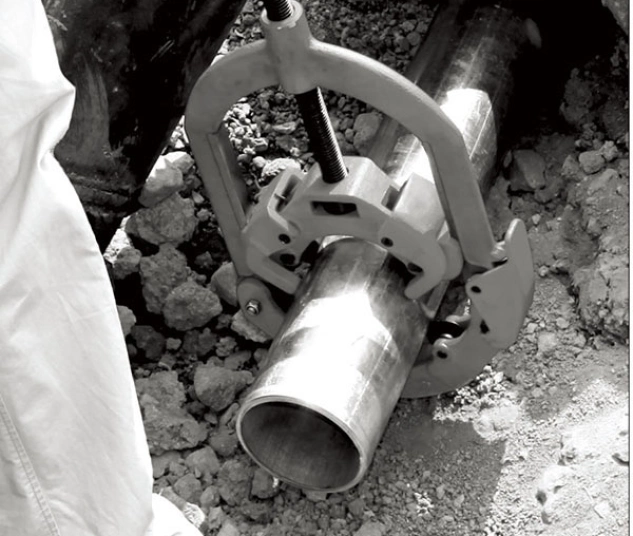 Труборез с хомутной защелкой для труб от 6 до 8 дюймов